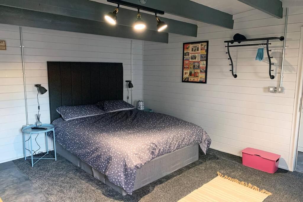 Cosy, Self-Contained Garden Room In City Centre! Херефорд Экстерьер фото
